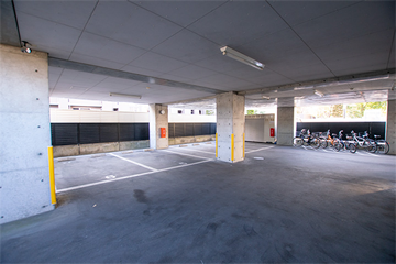 専用駐車場完備